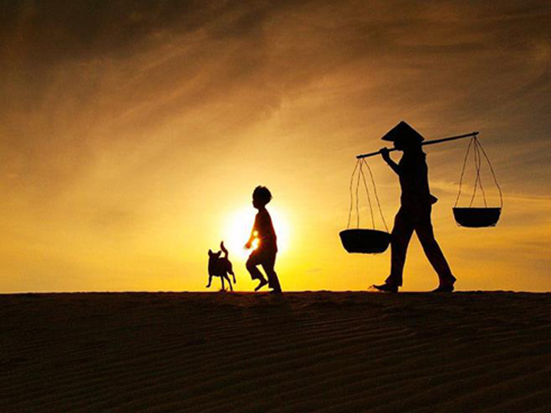 Làng tôi - dáng mẹ